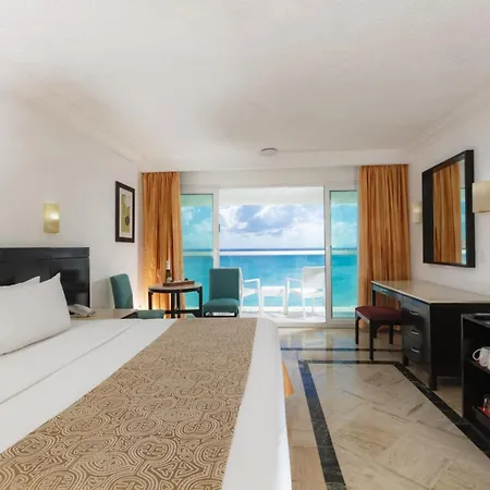 Krystal Cancun-2